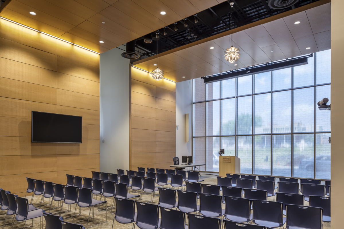 UA-2 lecture hall with large display, speakers projector and podium